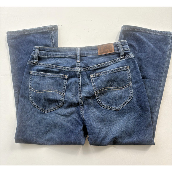 Lee Womans Capri Jeans Size 8M Mid Rise Regular Fit Blue Denim Med Wash - Picture 1 of 5